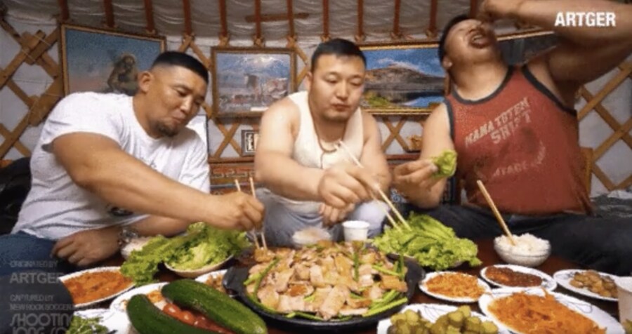 몽골에 수출된 삼겹살 문화 근황.jpg_3.png