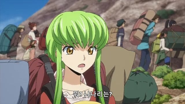 내용 재탕에 현실적인 교훈도 없고 히로인들도 다 포기해서 팬덤이 불탄 극장판_3.jpg