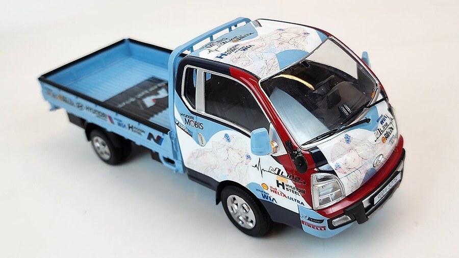 아카데미 1/24 현대 포터 N 스피뉴엘_2.jpg