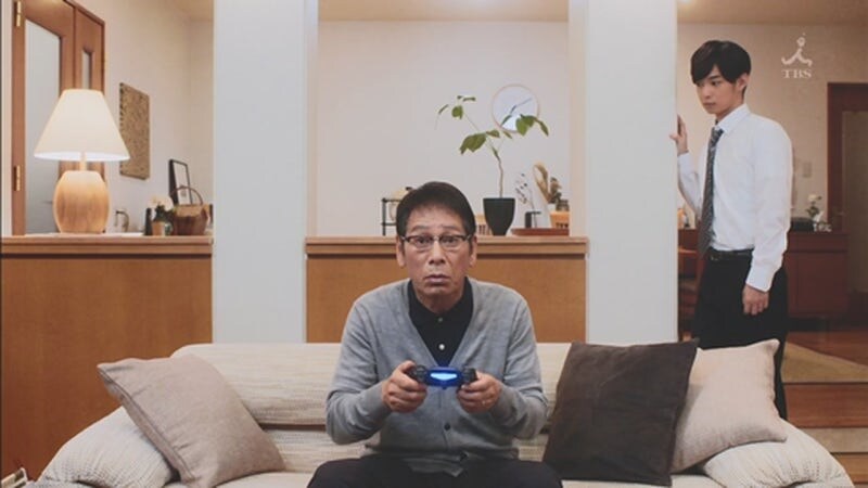 퇴직한 아버지에게 파이널 판타시를 시키는 아들_36.jpg