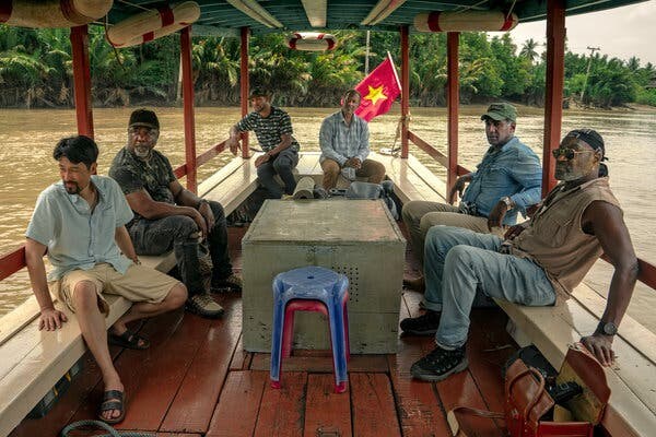 베트남전 참전 군인이 베트남 다시 간 영화 특_1.jpg