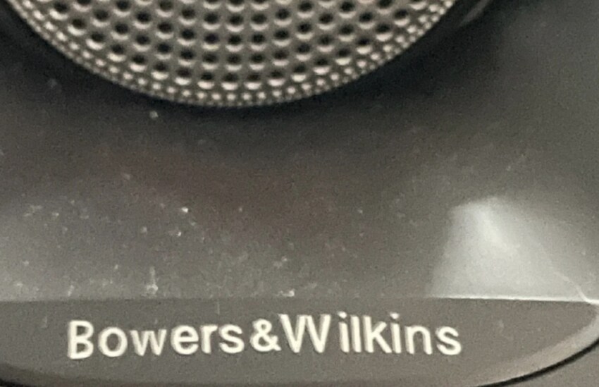 중국 볼보 딜러가 판매한 짝퉁 내장 스피커 근황_2.png