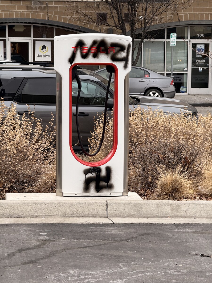 테슬라 슈퍼차저 근황_1.jpg