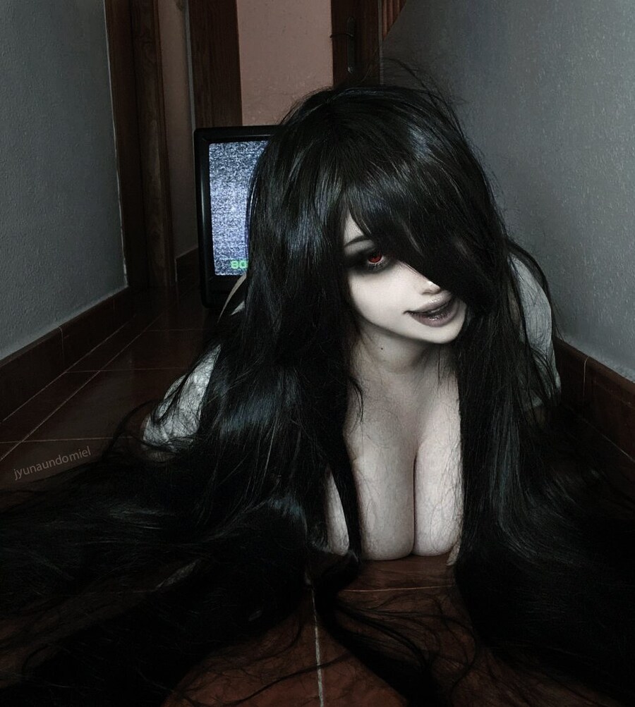 사다코는 가슴이 큰게 정의라는 코스어 짤_1.jpg