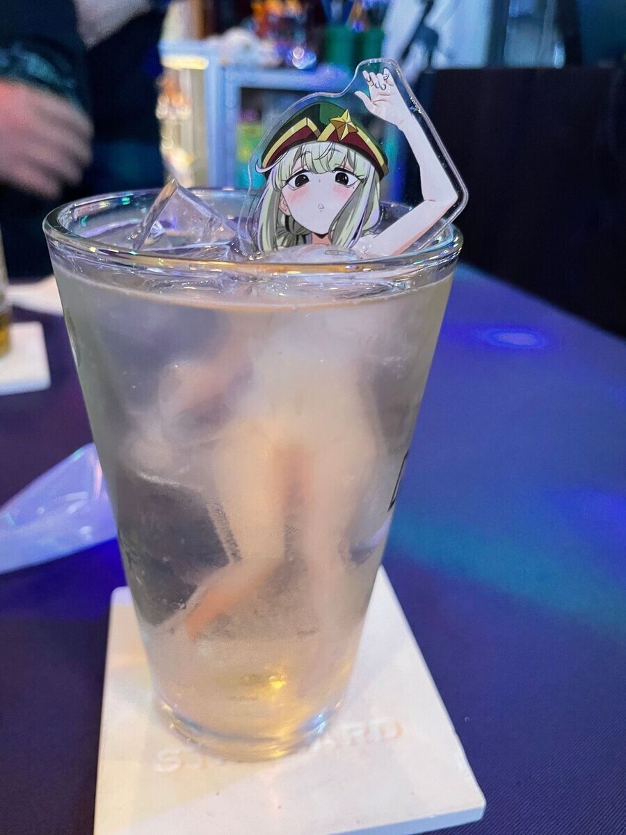 어느씹덕의 아크릴 굿즈 활용법_1.jpg