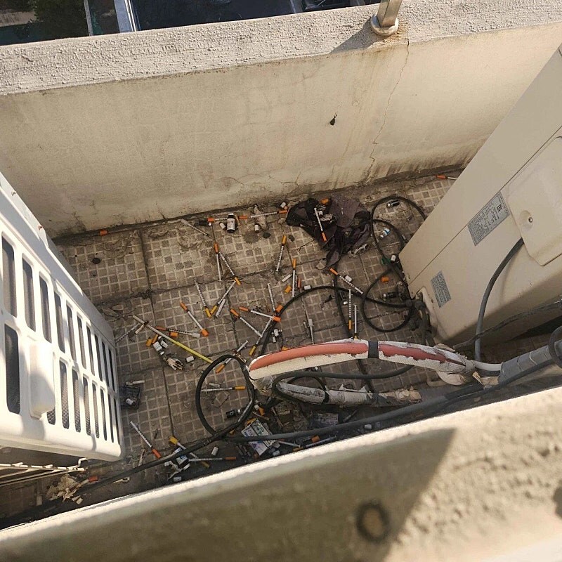 충격적인 헬스장 화장실 창문 밖 풍경_1.jpg