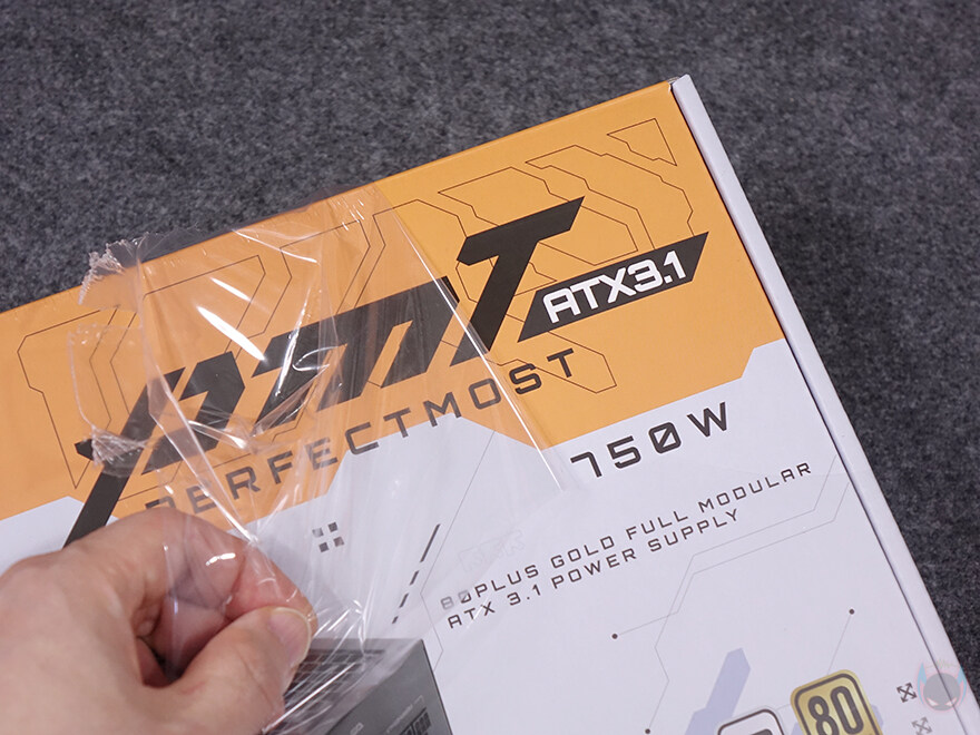 최신규격과 함께 완성도가 더 높아진 파워!-다크플래쉬 퍼펙트모스트 750W 화이트_2.jpg