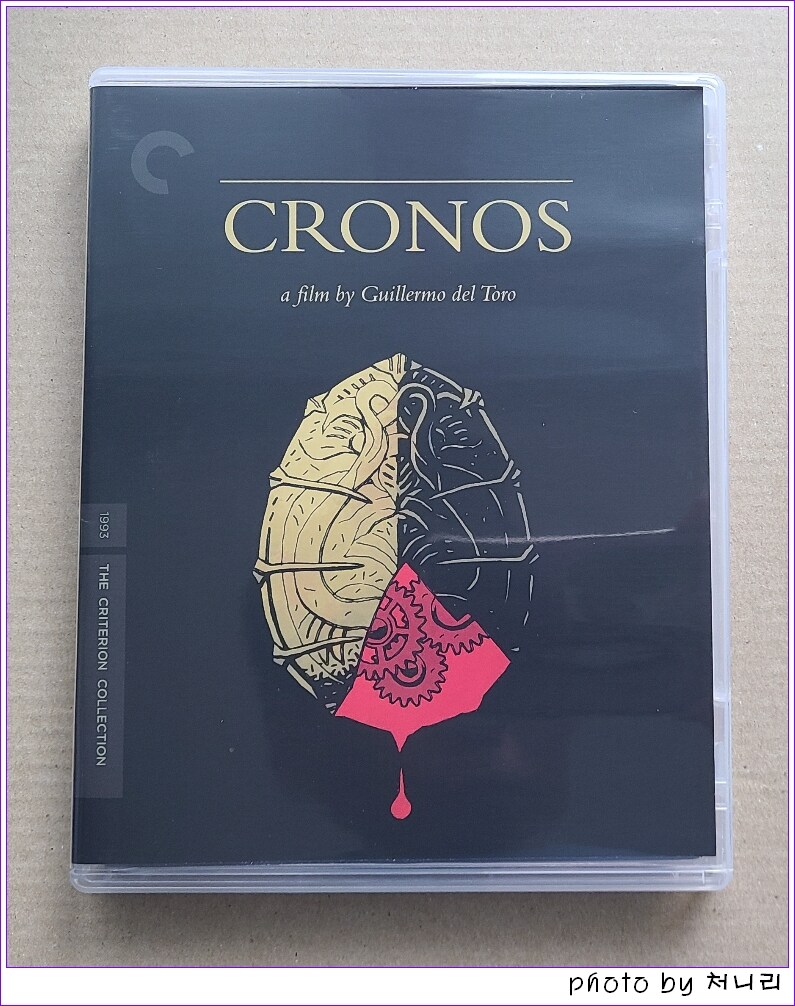 [해외 오픈샷] 기예르모 델 토로의 "크로노스" 4K-UHD 오픈샷._2.jpg