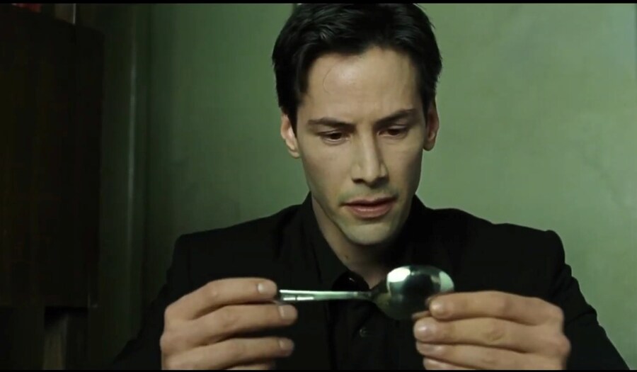 영화) 매트릭스 1편의 핵심 메세지 "숟가락은 없다"_15.jpg