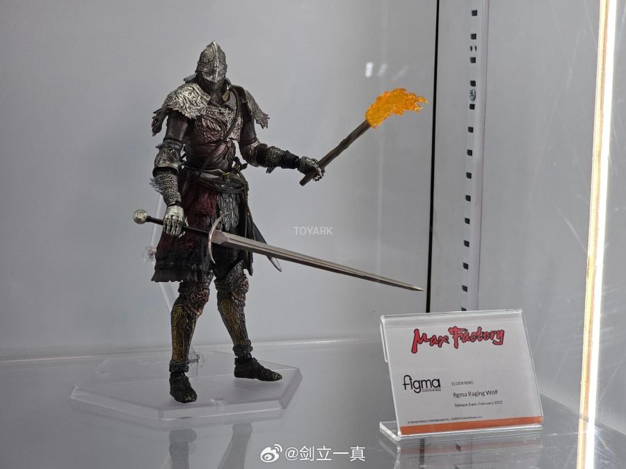 [맥스 팩토리] figma 계열 NYTTF25 전시 사진_4.jpg