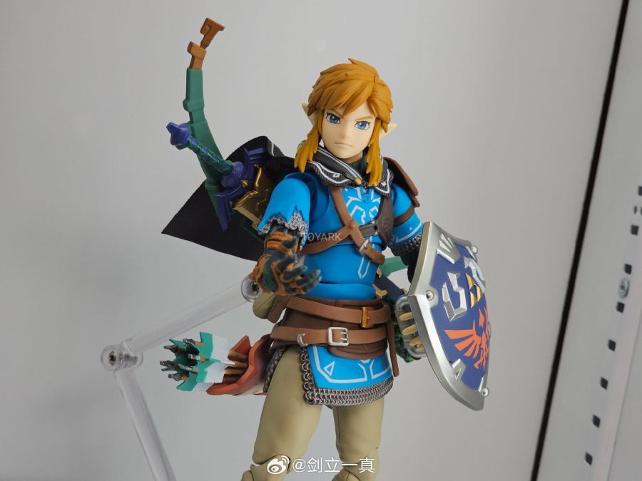 [맥스 팩토리] figma 계열 NYTTF25 전시 사진_9.jpg