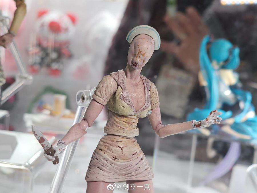 [맥스 팩토리] figma 계열 NYTTF25 전시 사진_13.jpg