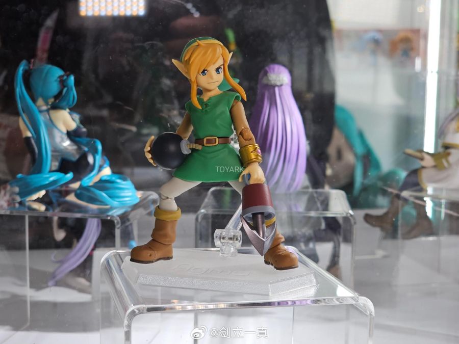 [맥스 팩토리] figma 계열 NYTTF25 전시 사진_14.jpg