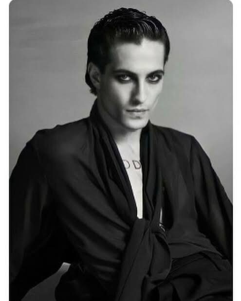 여자 선배: 나 남자 잘생긴거 별로 안좋아해. 별 생각안들덛데??_1.jpg