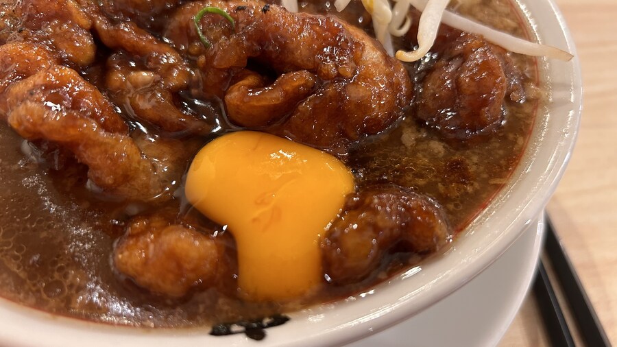 삼겹살 튀김 볶음을 산처럼 쌓아주는, 도쿄 니쿠지루멘 스스무_10.jpg