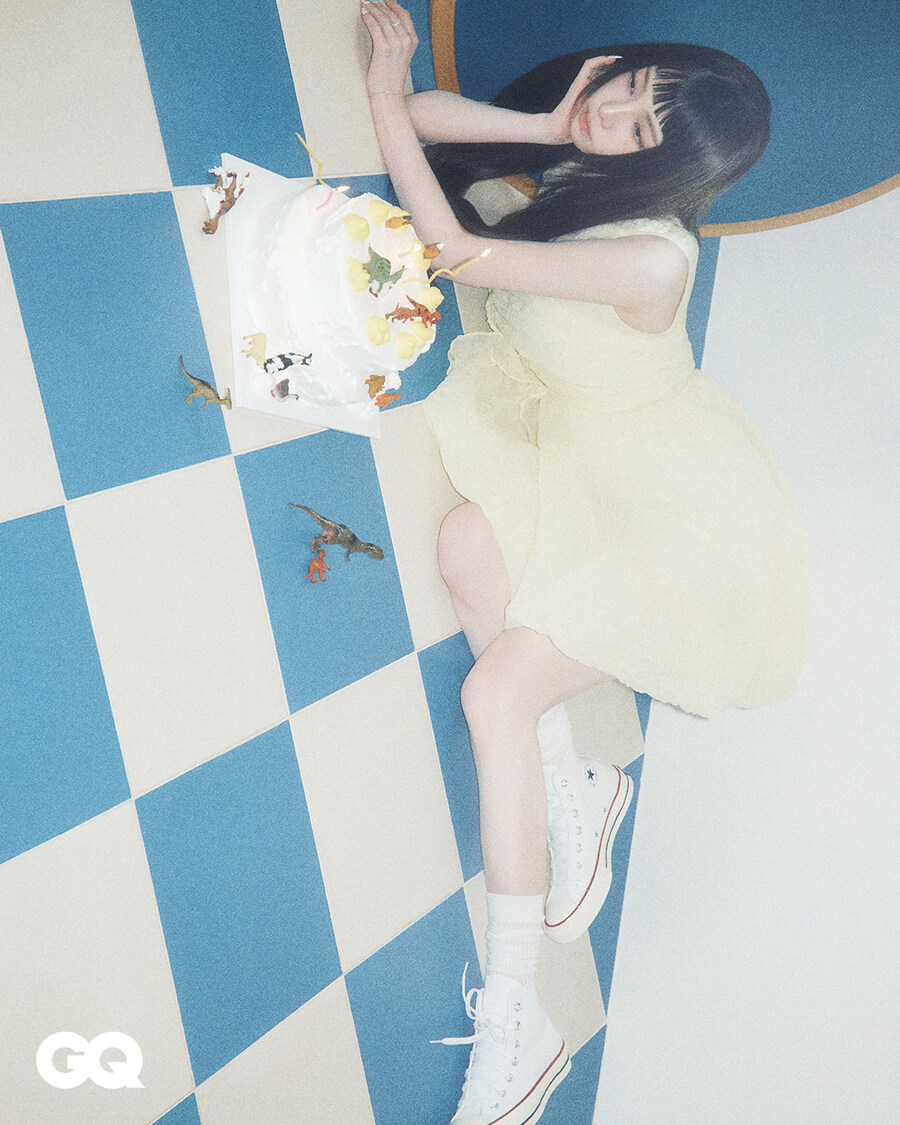 [에스파] 이렇게 해도 저렇게 해도 예쁜 카리나의 가방 속_2.jpg