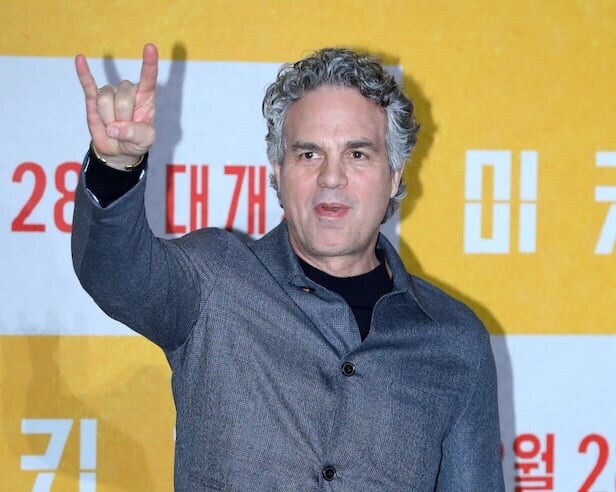 미키17의 지도자 아재는 그냥 트럼프 정부 합친 것 같지_1.jpg