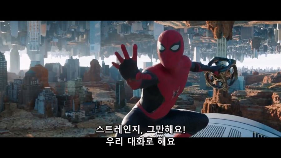 [MCU]항상 사람들을 돕고 싶어하는 피터 파커_12.jpg