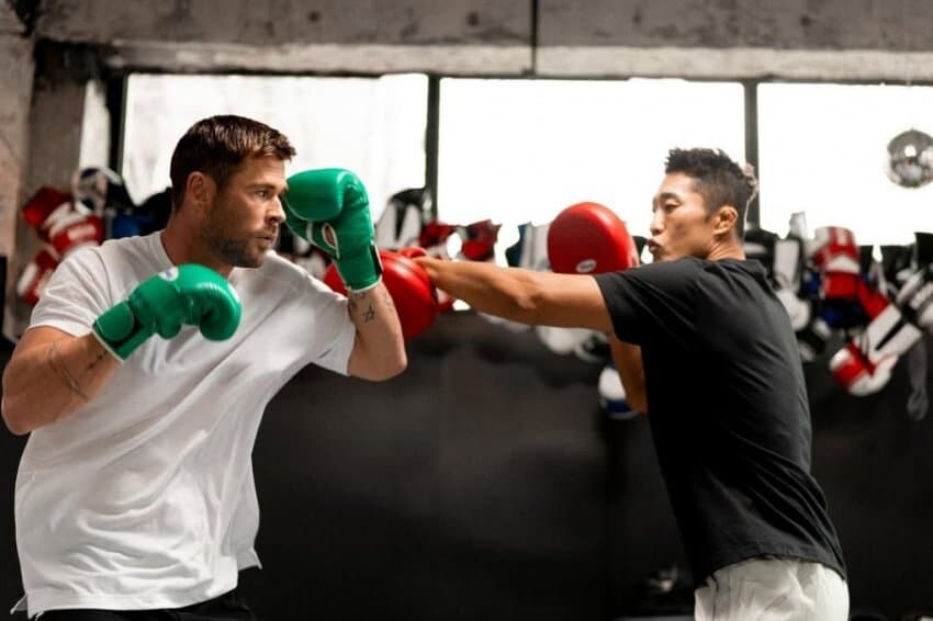 크리스 햄스워스 소름돋네_4.jpg