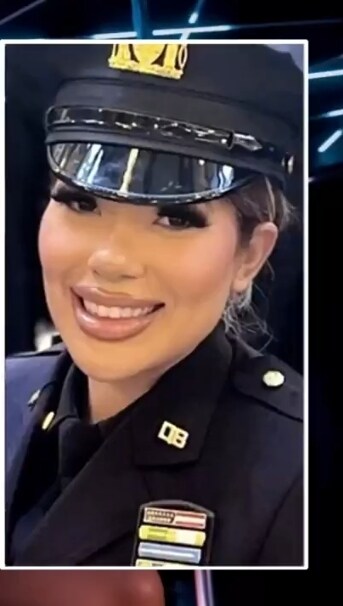 미국 뉴욕 경찰이 뮤직비디오에서 비키니입고 엉덩이 춤을 추다._2.jpg