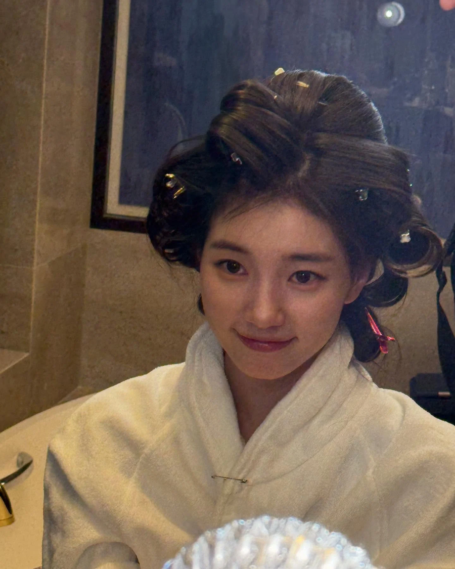 헤어스타일 바꾼 수지 근황...jpg_1.webp