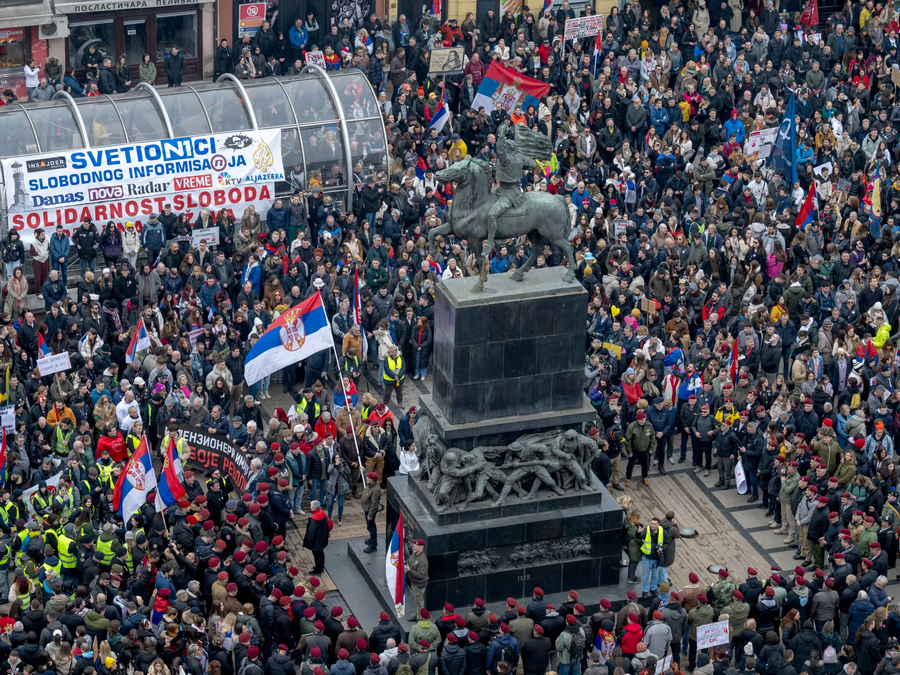 혼돈 파괴 연막탄에 빠진 세르비아 근황_2.webp