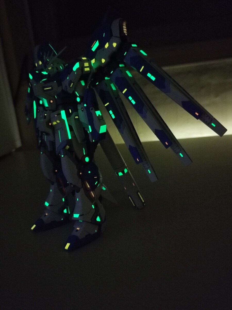 RG 하이뉴 건담 축광테이프 작업 마지막편(상체작업&간단 완성샷)_25.jpg