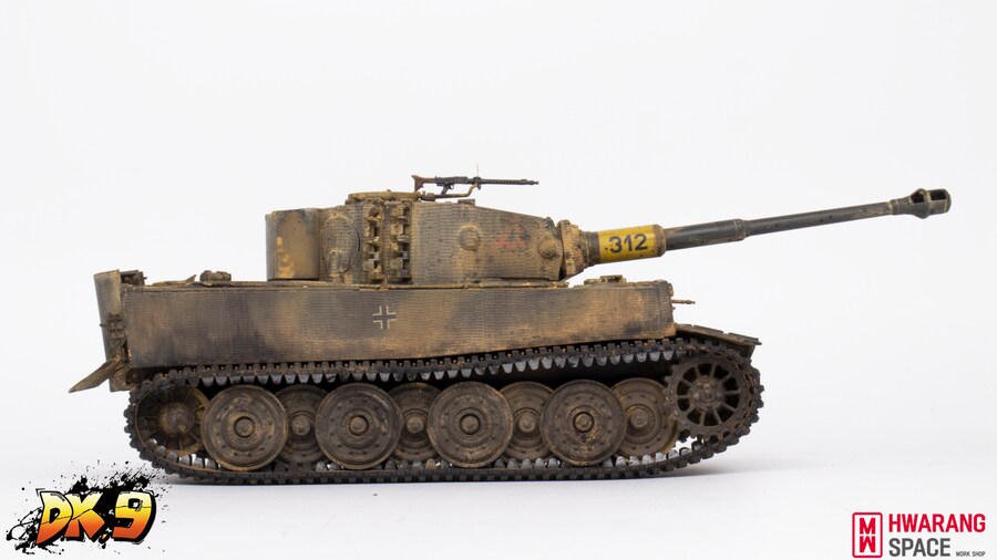 아카데미 1/35 German Tiger I Late Ver.[티거1 후기형]_8.png