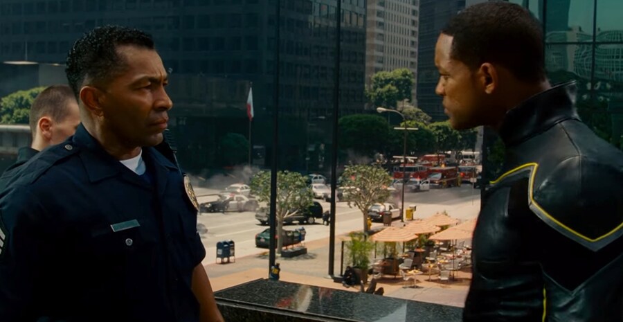 영화) 핸콕 명장면 "이제 착하게 살기로 결심한 핸콕" ㅋㅋㅋ_27.jpg