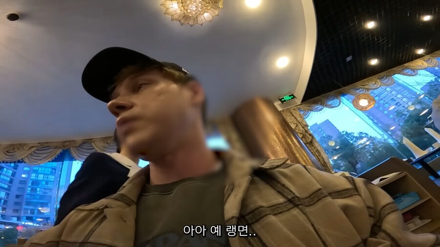 북한 식당에 외국인인 척 하고 잠입한 남조선 스파이.jpg_17.png