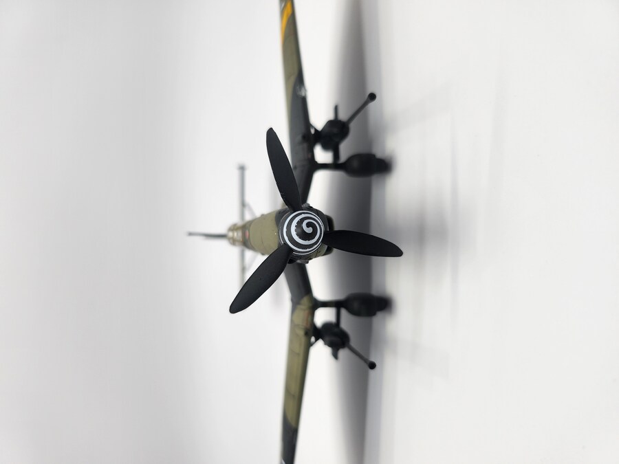 아카데미 1:72 Ju 87G-2 슈투카 카노넨포겔_2.jpg