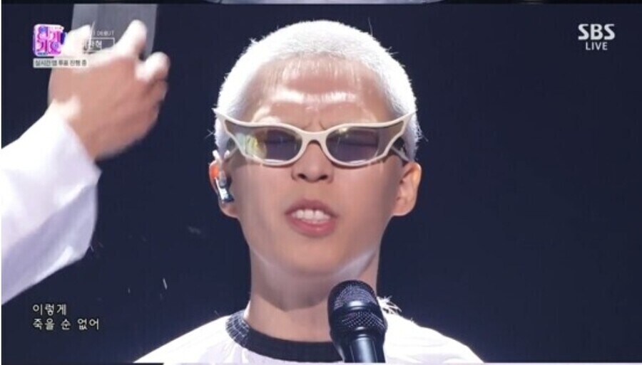 성공하자 변해버린 유명인들_7.jpg