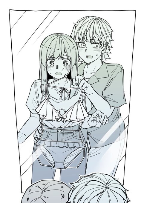 여장남자친구한테 프릴 달린 비키니 입히는 여자친구_1.jpg