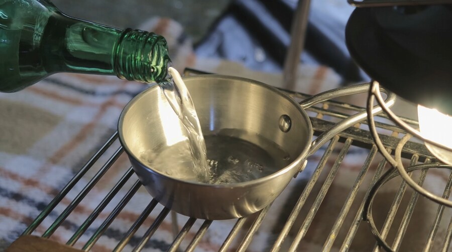 텐트에서 요리를 해보는 외국인_31.jpg