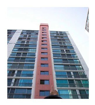 12층에서 투신한 친구를 맨손으로 받아낸 여고생_1.jpg