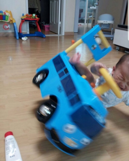 아찔한 버스 전복 사고 현장_1.png