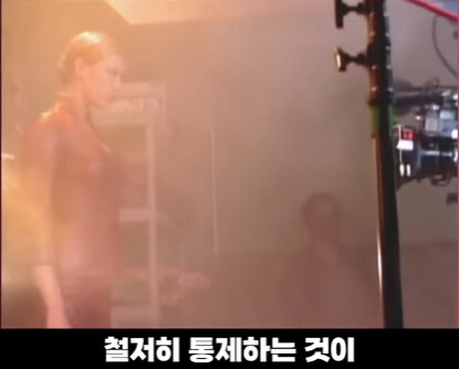 촬영 허가 받는데 6개월 걸린 장면.jpg_22.jpg