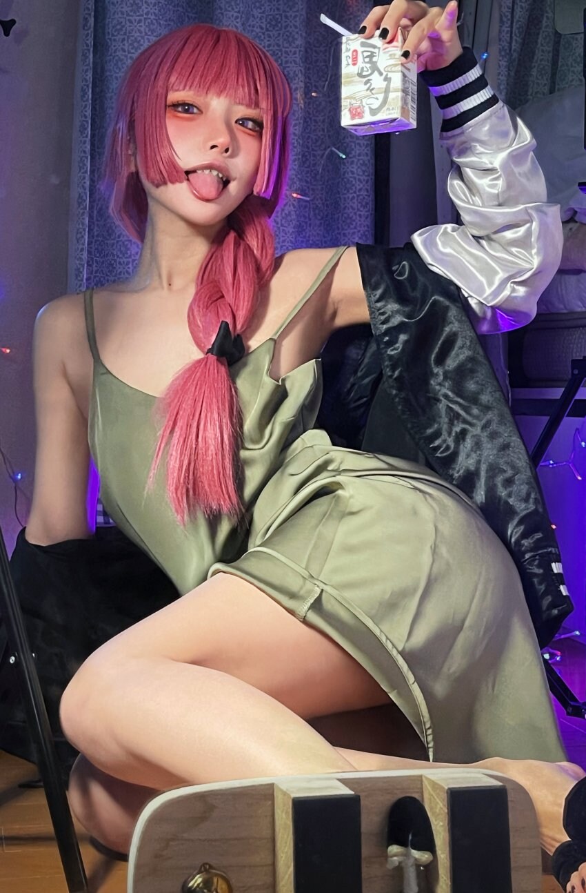 알중녀 히로이 키쿠리 코스프레.jpg_17.jpg