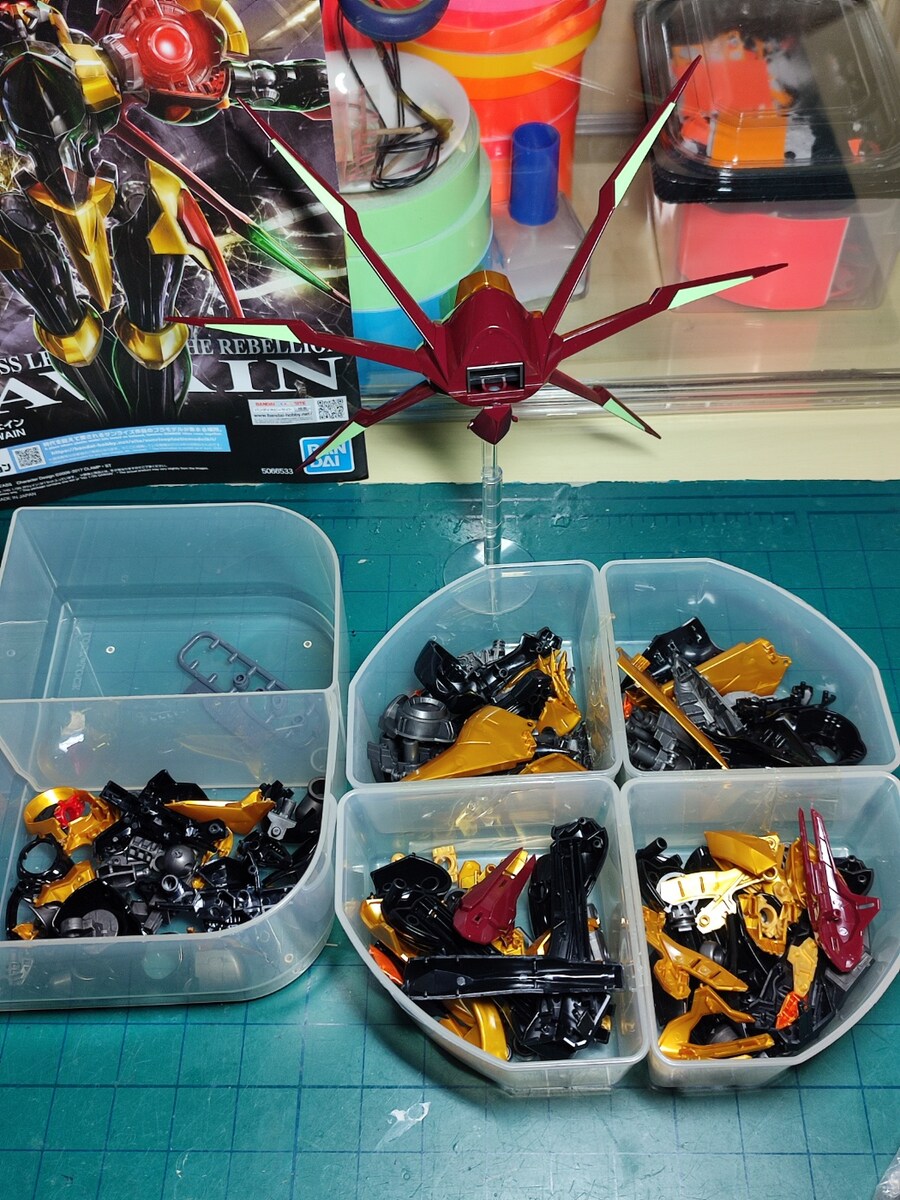 [코드기어스] 새벽까지 작업한 HG 가웨인_1.jpg