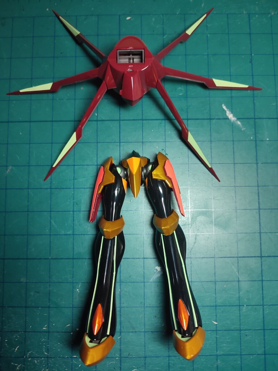 [코드기어스] 새벽까지 작업한 HG 가웨인_12.jpg