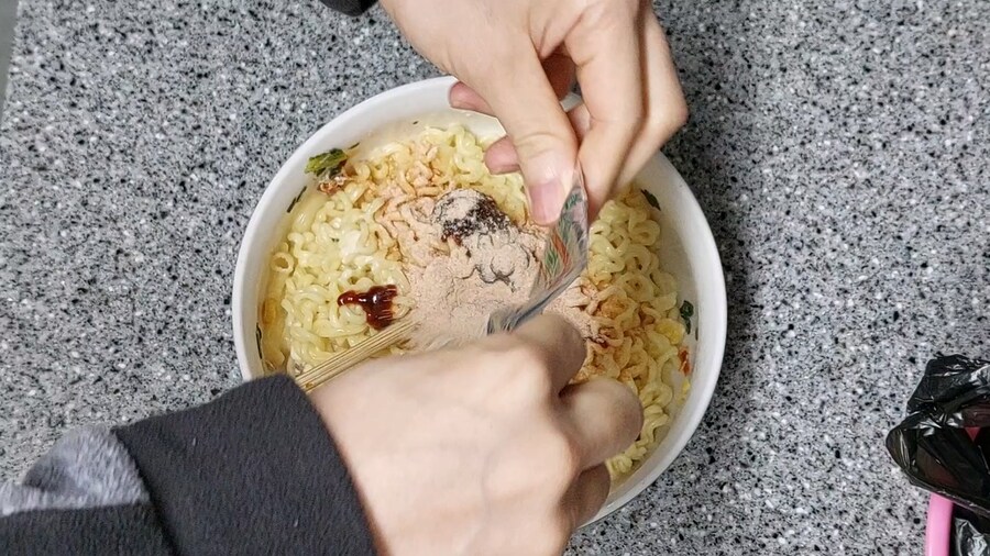 스파게티에는 치즈는 국룰이죠!_25.jpg