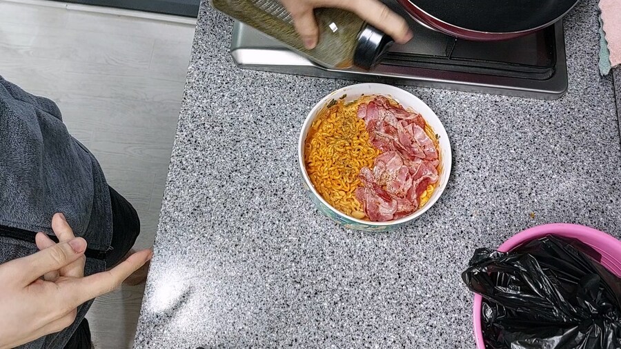 스파게티에는 치즈는 국룰이죠!_33.jpg