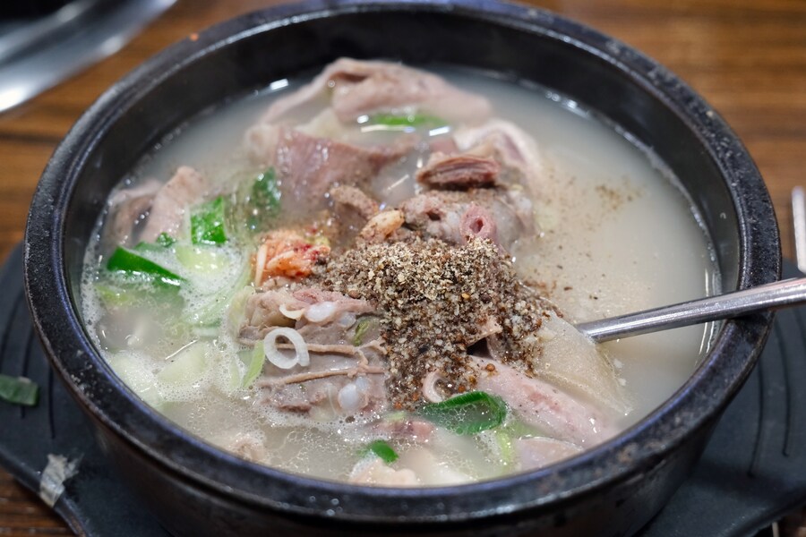 깔끔하게 떨어지는 순대국