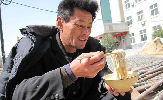 중국 청년들이 농사지으래도 버티는 이유.jpg_10.jpg