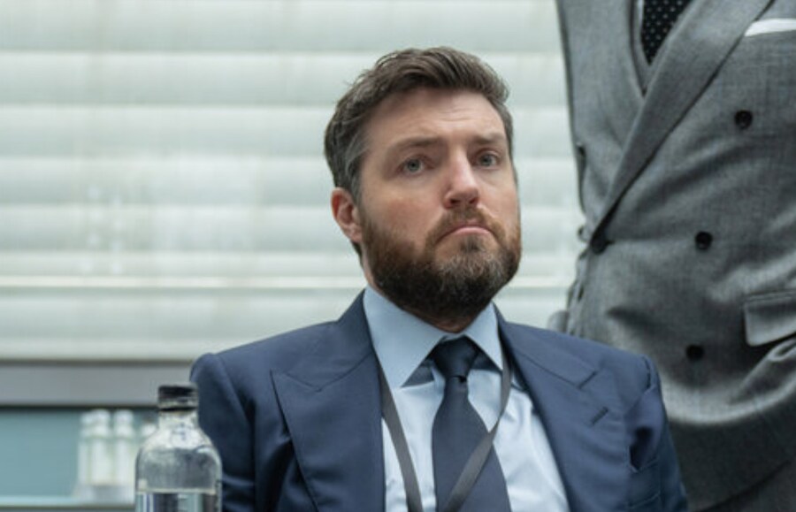 스포 ) 영국 첩보원들이 식탁에서 노가리만 까는 심심한 영화_18.jpg