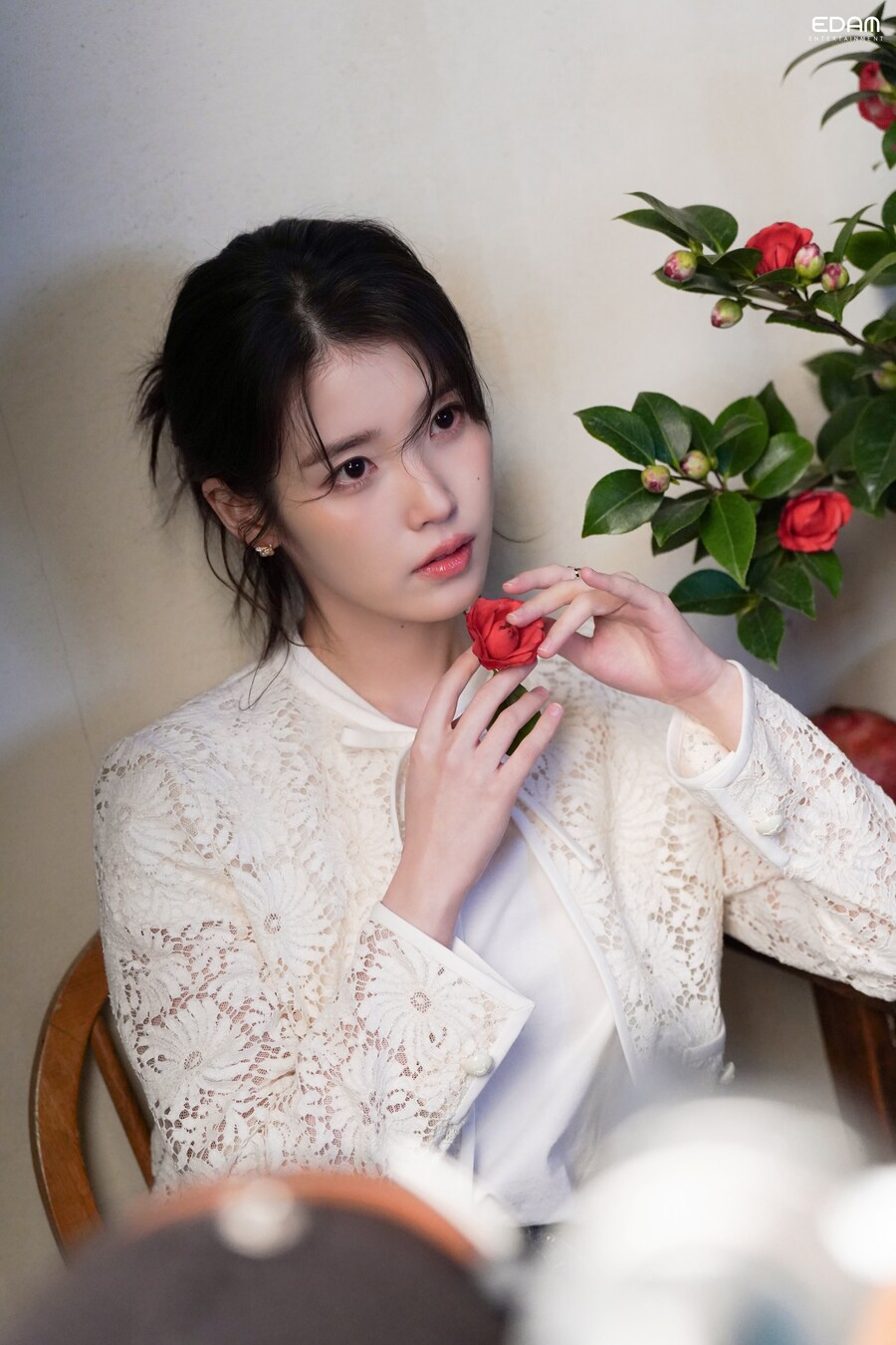 [공식] 아이유, 산불 피해 지원 위해 2억 기부…"조속히 진화되기를"_3.jpg