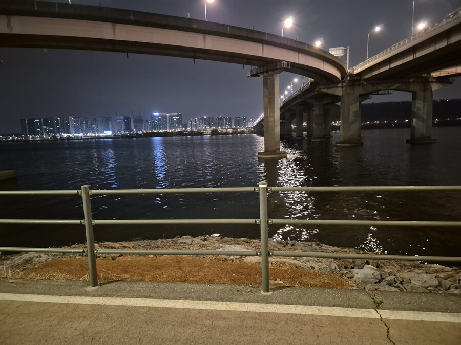 유게이 드디어 큰 결심하고 가양대교에서_1.jpg