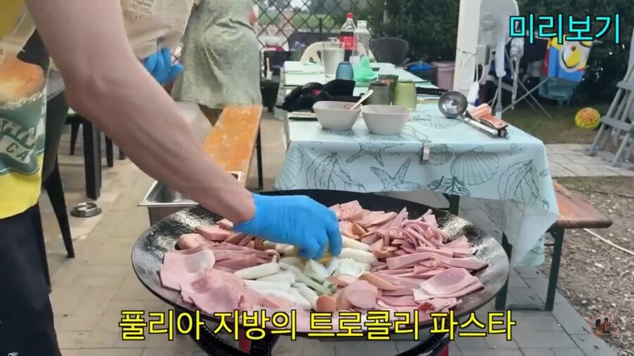 한국에서 재현하면 무척 비싸질것 같은 부대찌개_3.jpg