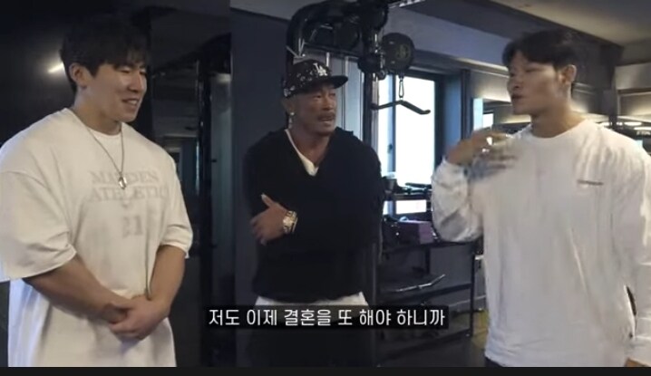 김종국의 결혼질문에 의문을 제기하는 추성훈_1.jpg