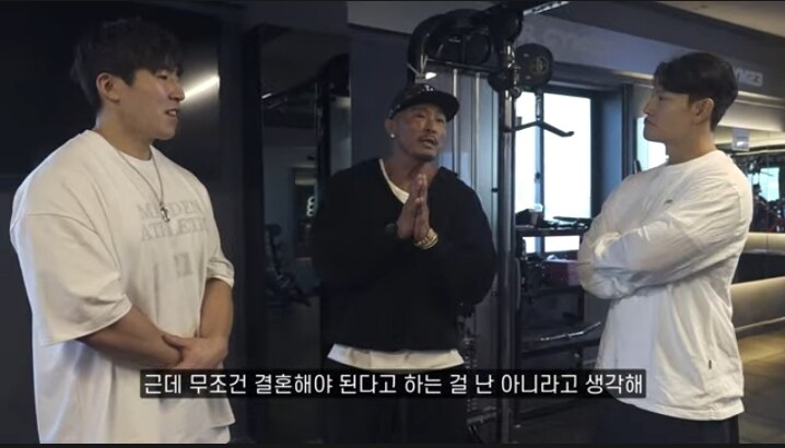 김종국의 결혼질문에 의문을 제기하는 추성훈_9.jpg